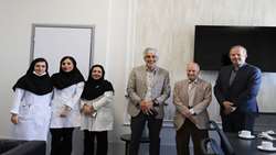 هدایت علمی جلسات گزارش صبحگاهی دوشنبه‌های بیمارستان فوق تخصصی کودکان حکیم توسط استاد دکتر یحیی عقیقی