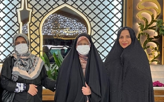 بیمار بیمارستان کودکان حکیم مهمان آستان قدس رضوی در سالروز میلاد امام رضا (ع)