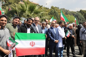 تجمع بزرگ کادر سلامت در محکومیت جنایات علیه بشریت؛ طنین فریاد عدالت در مجتمع بیمارستانی امام خمینی (ره)