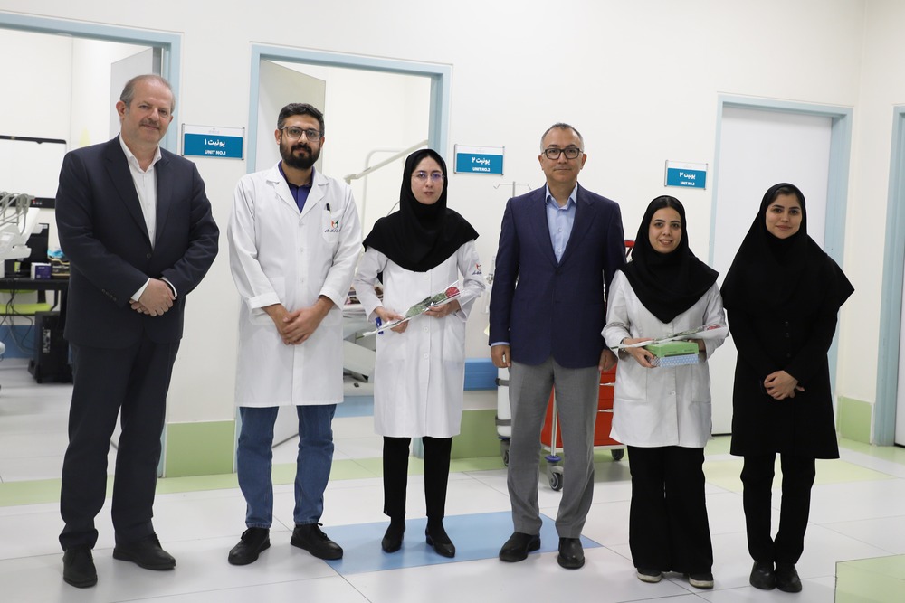 تجلیل از دندان‌پزشکان در بیمارستان فوق‌تخصصی کودکان حکیم