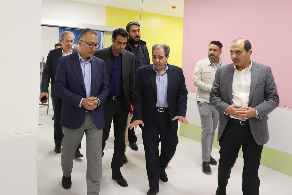 بازدید معاون توسعه مدیریت و منابع وزارت بهداشت از مرکز جامع درمان سرطان کودکان با محوریت رادیوتراپی بیمارستان فوق تخصصی کودکان حکیم