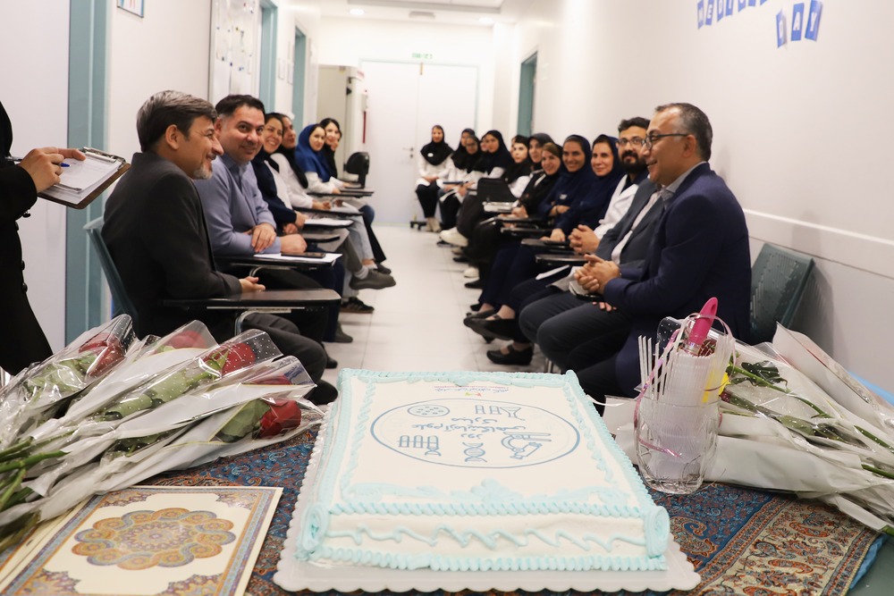 آزمایشگاه، کلید اصلی تشخیص و درمان؛ تجلیل از کادر مجرب آزمایشگاه بیمارستان فوق تخصصی کودکان حکیم