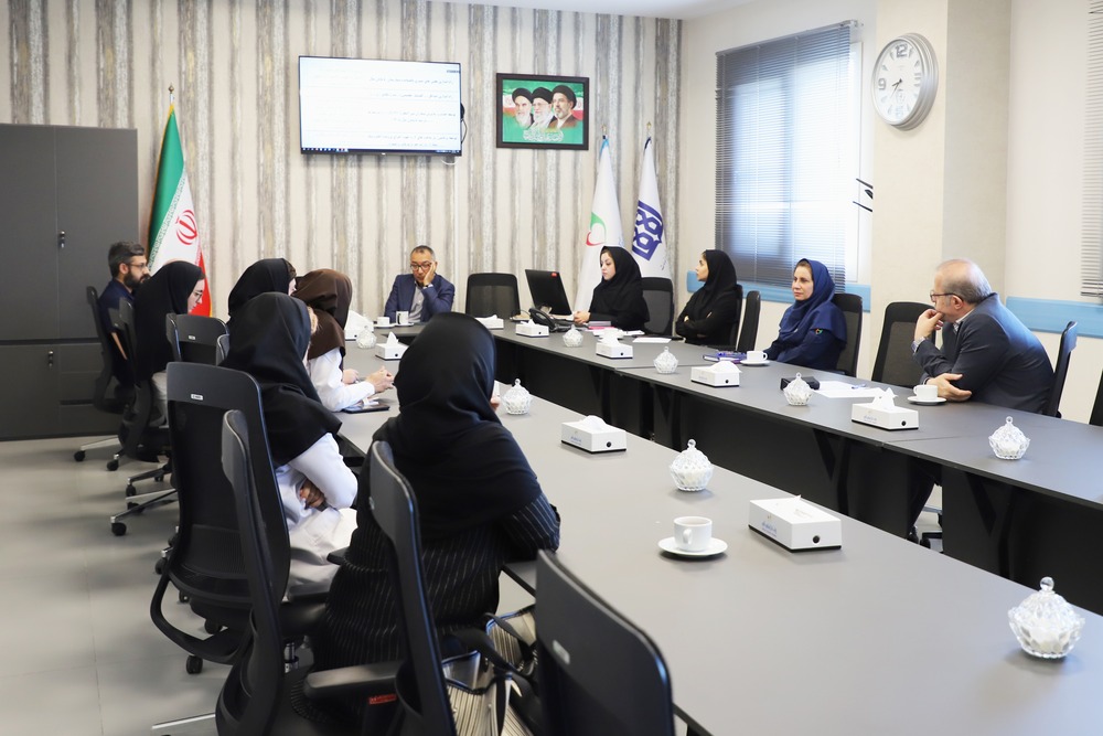 بررسی برنامه عملیاتی سال ۱۴۰۵ در دومین جلسه کمیته رهبری و مدیریت بیمارستان کودکان حکیم؛ الزام واحدها به ارتقای مدیریت منابع و ایمنی بیمار